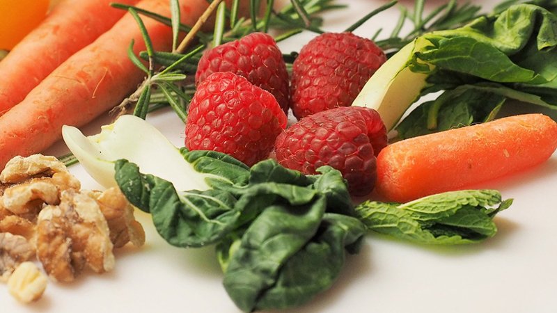 spinach-strawberry-salad