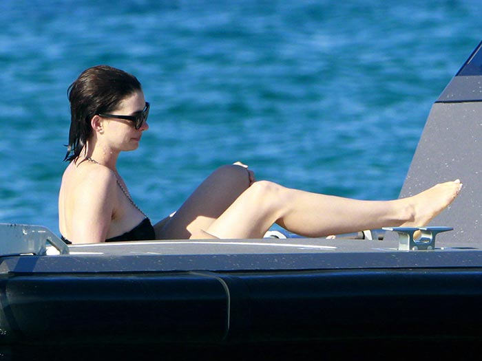 anne hathaway hot bare feet